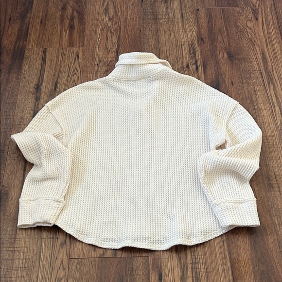 Like New Target Cream Waffle Knit Long Sleeve Top - Picture 3 of 3